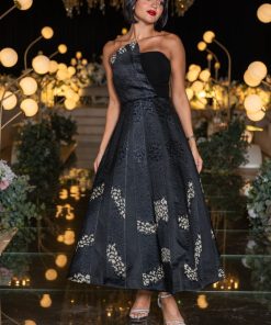 Alternative view of لورا فاشن - فستان سهرة أسود بنقش ذهبي بتصميم كتف واحد فاخر