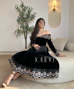 Alternative view of جولينا - فستان أسود مخملي أنيق مزين بتطريز بيج