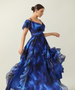 أوبرا فاشن - فستان طويل مشجر اكمام قصيره قصه الفستان من الصدر مائل على طبقات قماش طويل من الخلف