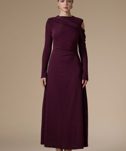 اكتان - فستان بنفسجي طويل بكتف مكشوف