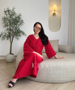 Alternative view of جولينا - فستان أحمر مع جاكيت مزين بورود