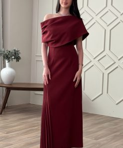 اكتان - فستان ماكسي بكسرات جانبية لون عنابي