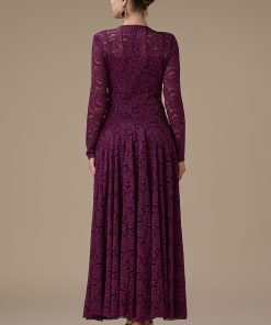 Alternative view of اكتان - فستان دانتيل عنابي طويل بأكمام كاملة