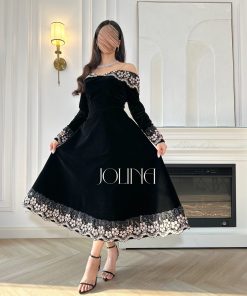 جولينا - فستان أسود مخملي أنيق مزين بتطريز بيج