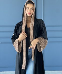 عزة المتميزة - عبايه مخمل كم بني