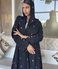 Alternative view of عزة المتميزة - عباية الورود الذهبية