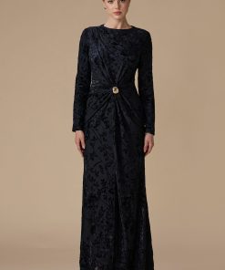 اكتان - فستان اسود طويل بنقوش مخملية