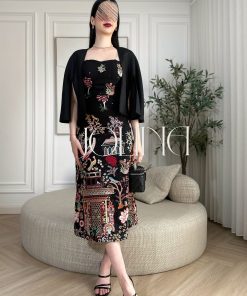 جولينا - طقم اسود مطرز