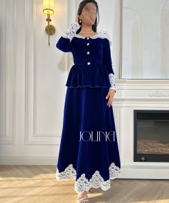 جولينا - طقم مخمل كحلي بدانتيل أبيض