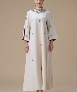 اكتان - جلابية طويلة بتطريز برتقالي وأكمام واسعة مبطنة