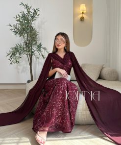 Alternative view of جولينا - فستان عنابي مطرز مع كاب طويل