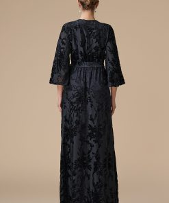 Alternative view of اكتان - فستان اسود طويل بنقوش مخملية