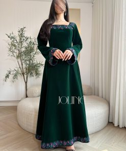 جولينا - فستان زيتي مخمل باكمام وتطريز من الاطراف