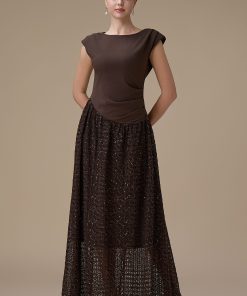 اكتان - فستان طويل بني بدانتيل مطرز