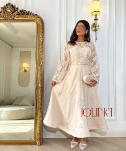 جولينا - طقم بيج مطرز دانتيل بأكمام واسعة