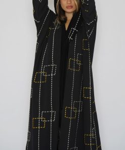 Alternative view of أمول - عباية سوداء كريب ومطرز ة بخيوط مربعه باللون الابيض مع الاصفر 6008