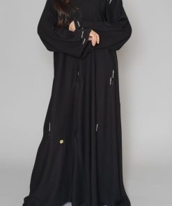 أمول - عباية سودا ء ربع كلوش تطريز كمبيوتر لون ابيض و اسود 6046