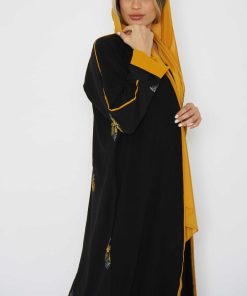 أمول - عباية سوداء بكم اورنج مزينة بورود زاهية 6025