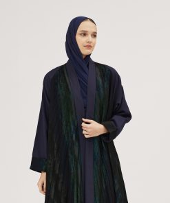 عبايات سوروزيه - عباية باربي كلوش بتصميم لف وكم مقلوب - كحلي ببطانة مشجرة مغطاة بشيفون