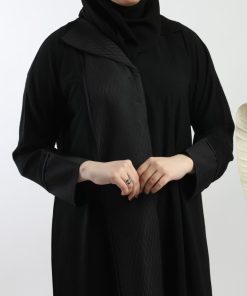 أمول - عباية سوداء بتداخل قماش منقوش 5084