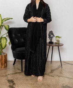 أمول - عباية سوداء مقلمة بخيوط حريرية الملمس رقم الموديل 5000