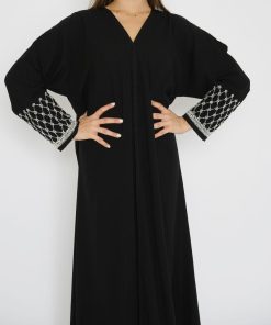 أمول - عباية سوداء مطرز بخيوط خرز 6006