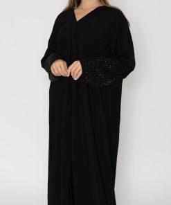 أمول - عباية سوداء تطريز في الكم 6001