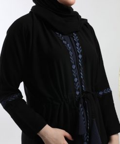 أمول - عباية سوداء بقماش مشبوك باللون الأزرق 5081