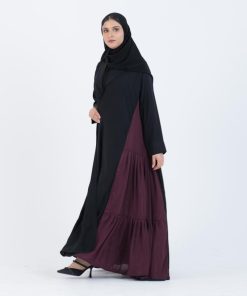 Alternative view of عبايات سوروزيه - عباية بلاك بيري كلوش بتصميم لف وتدخيلة عنابية بكسرات واسعة - أسود