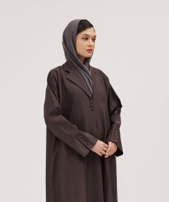 عبايات سوروزيه - عباية لف كريب نص كلوش بني بخياطة طولية ولمسة بوكس أنيقة