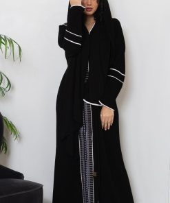 أمول - عبايه سوداء كريب خفيف فاخر بتطريز R1100