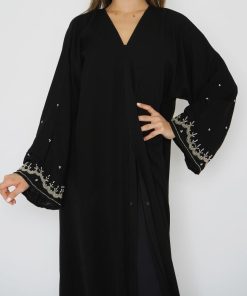 أمول - عباية سوداء فاخرة بتطريز مميز في الكم 6002