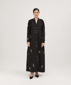 Alternative view of عبايات سوروزيه - عبايات كريب نص كلوش بتطريز نجدي أبيض - أسود