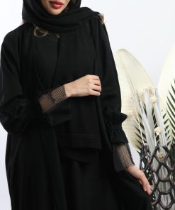 أمول - عباية سوداء كم مزموم وفستان أمامي مشبوك 5092