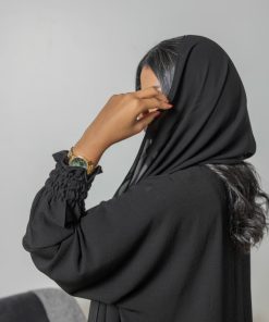 Alternative view of أمول - عبايه سوداء سادة بكم مزموم القفله طقطق رقم 5016