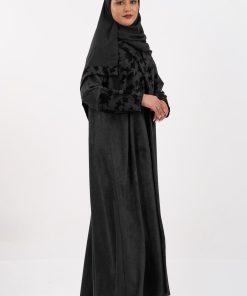 Alternative view of زاهية - عباية شتوية نسمة اسود بتدخيلات جاكار برسم فاينل