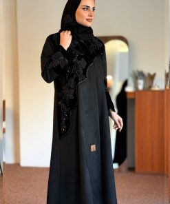 Alternative view of زاهية - عباية ريفال شموة اسود مع تطريز ورود امام العباية