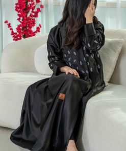 Alternative view of زاهية - عباية توجان كلوش بتدخيلات تطريز من الأمام والأكمام