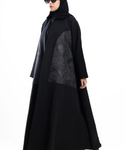زاهية - عباية كلوش بتدخيلة جاكار أسود