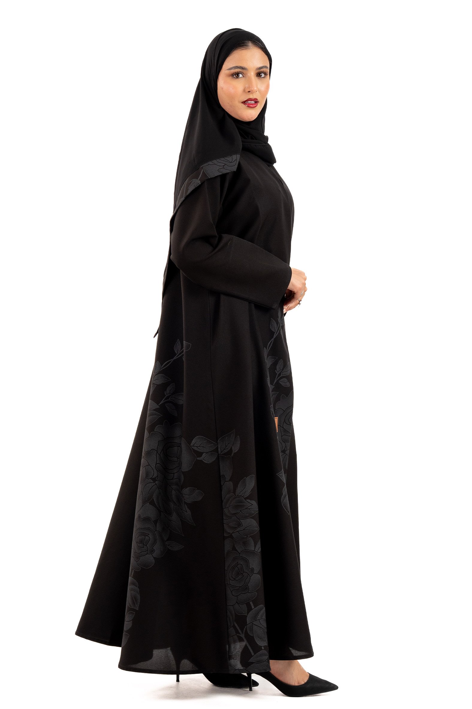 زاهية - عباية عفاف بتطريز فضي ناعم - الصورة 3