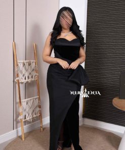 فستان بلاك مخملي مع لمسه شانتون - فستان بلاك مخملي مع لمسه شانتون