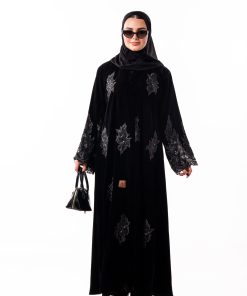 Alternative view of زاهية - عباية رزان الشتوية باللون الاسود