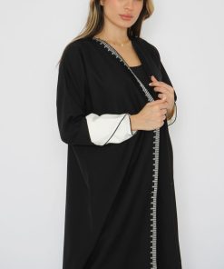 Alternative view of أمول - عباية سوداء بكم و بتطريز أبيض 6026