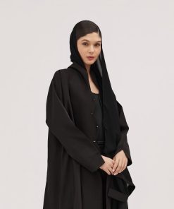 عبايات سوروزيه - عباية باربي نص كلوش بتصميم لف وياقة متعرجة مزينة بكريستال أسود