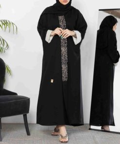 Alternative view of أمول - عباية سوداء بأكمام واسعه ملونة وتطريز مميز R1116