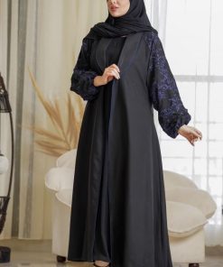 Alternative view of زاهية - عباية بياقة واسعة مع تطريز كحلي ع الاكمام