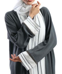 أمول - عباية ملونة باللون الرصاصي الداكن والأبيض 5046