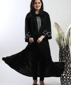 Alternative view of أمول - عباية سوداء مزينة بتفاصيل غير تقليدية من القيطان الابيض 5042