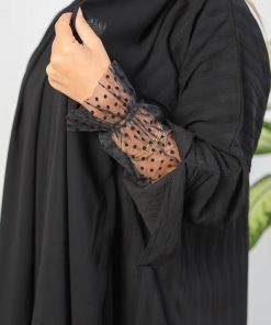أمول - عبايه سوداء بكم دانتيل قماش مخطط بارد 1008