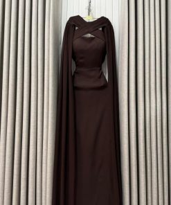 أزياء الأميرة - فستان سهرة أنيق باللون البني الداكن – تصميم عصري بلمسة فاخرة للمناسبات الراقية
